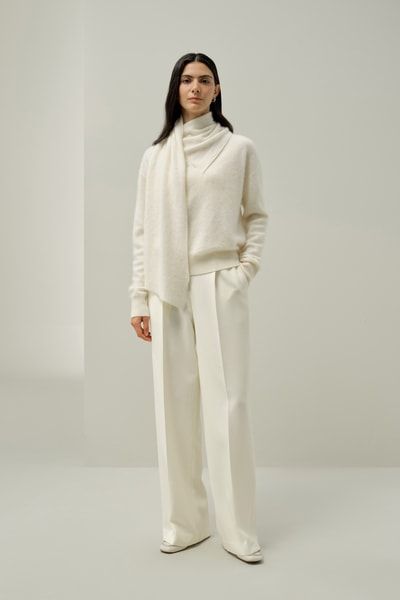 Kaschmir-Pullover mit integriertem Schal