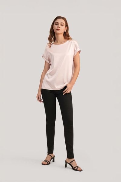 Glänzendes Seiden-T-Shirt mit Rundhals