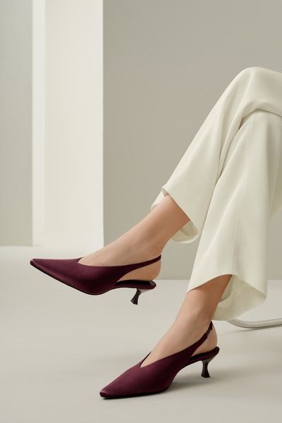 Spitze Slingbacks aus Seiden-Charmeuse