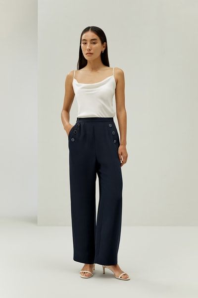 Nautisch inspirierte weite Hose mit Knöpfen