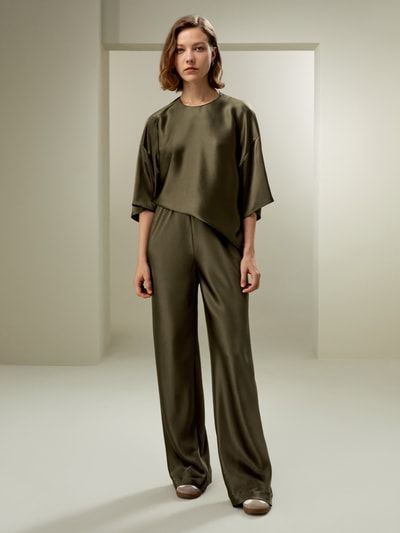 Luxuriöse Seidenhose mit weitem Bein