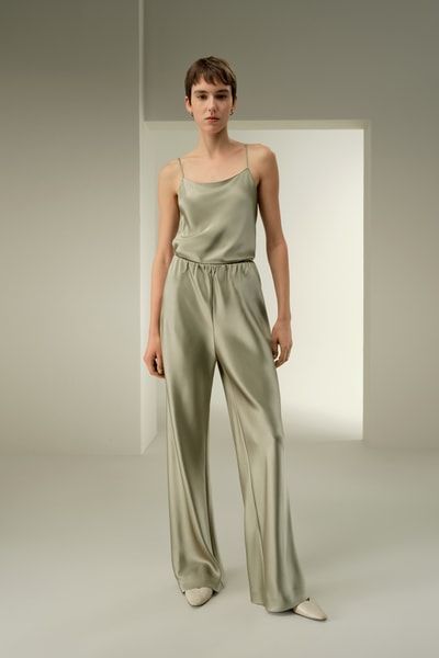 Seidensatinhose mit geradem Bein