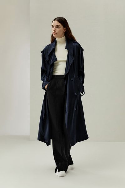 Eleganter Oversize Seidencharmeuse Trenchcoat