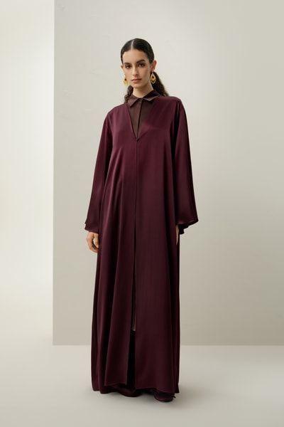 Elegante Seiden-Charmeuse-Abaya mit asymmetrischem Schnitt