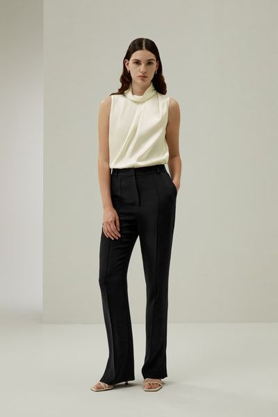 Asymmetrisches Seidentop mit Wasserfallausschnitt