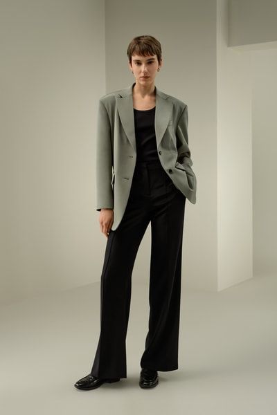 Übergroßer Seidenblazer mit Schulterpolstern