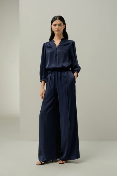 Seidenbluse mit V-Ausschnitt