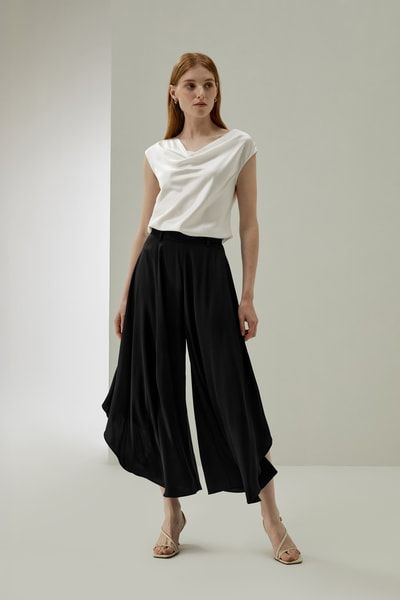 Asymmetrische Palazzo-Hose mit weitem Bein