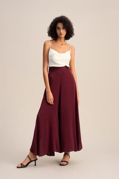 Asymmetrische Palazzo-Hose mit hohem Bund