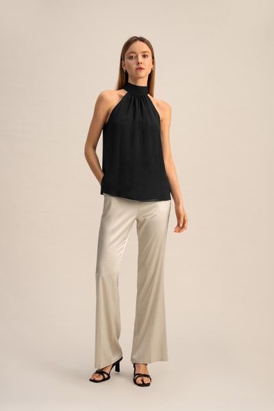 Elegantes Seidengeorgette-Neckholder-Top