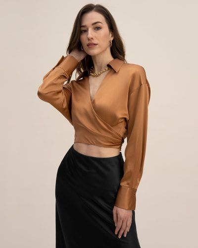 Elegantes Kurzes Satin-Wickelhemd