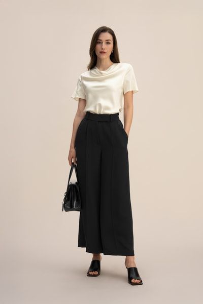 Elegantes Satin-Oberteil mit Wasserfallausschnitt
