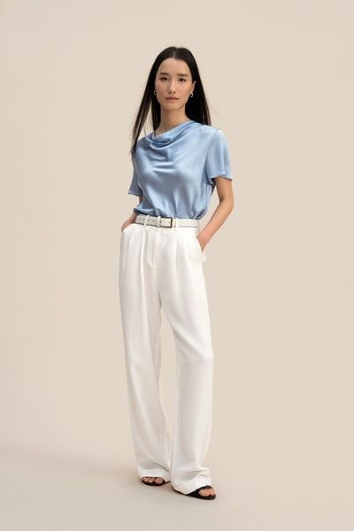 Elegantes Satin-Top mit Wasserfallausschnitt