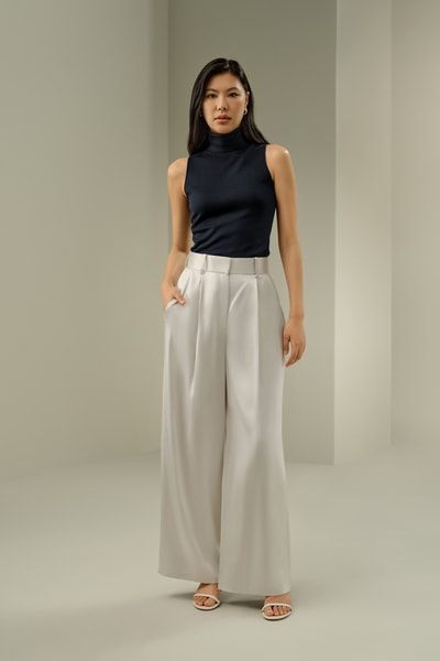 Hoch taillierte Seidenhose mit weitem Bein