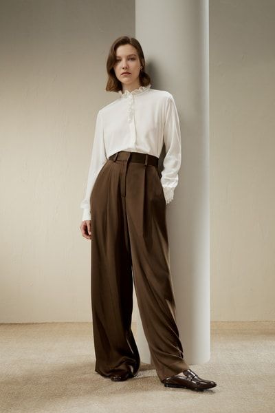 Hoch taillierte Seidenhose mit weitem Bein