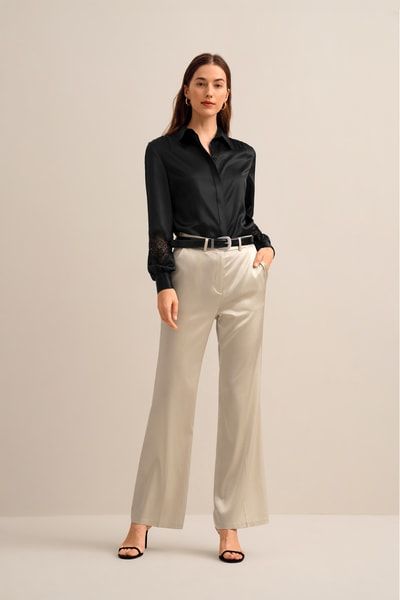 Elegante Satinbluse mit Spitzendetails