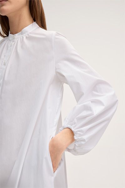 Minimalistisches Maxikleid mit Stehkragen