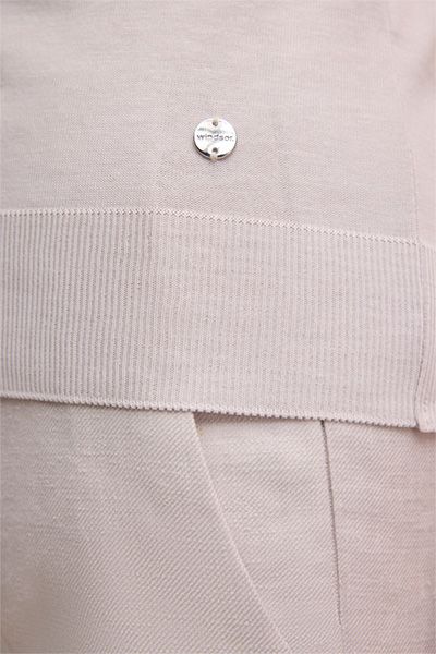 Minimalistisches Top mit V-Ausschnitt