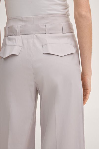 Hochtaillierte Culotte mit Bundfalten