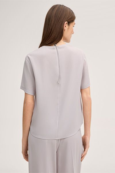 Minimalistische Kurzarm-Bluse aus Crepe