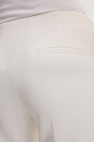 Elegante Crepe-Hose mit Bügelfalte