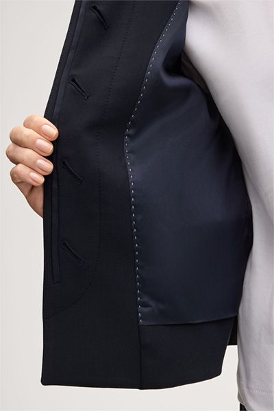 Kurze Crepe-Jacke mit Umlegekragen