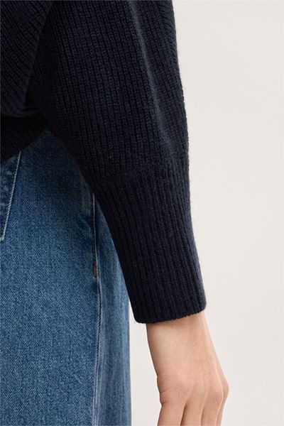 Luxuriöses Cashmere-Cape mit Fledermausärmeln