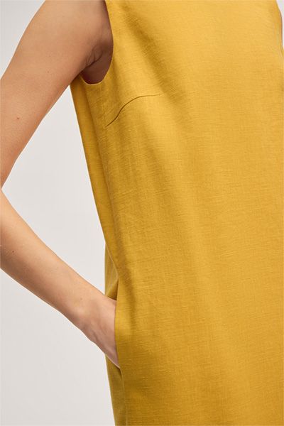Minimalistisches Leinen-Eggshape-Minikleid