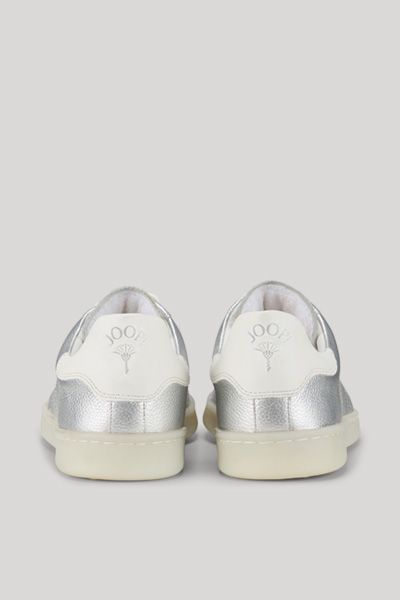 Flache Sneaker aus Metallic-Leder