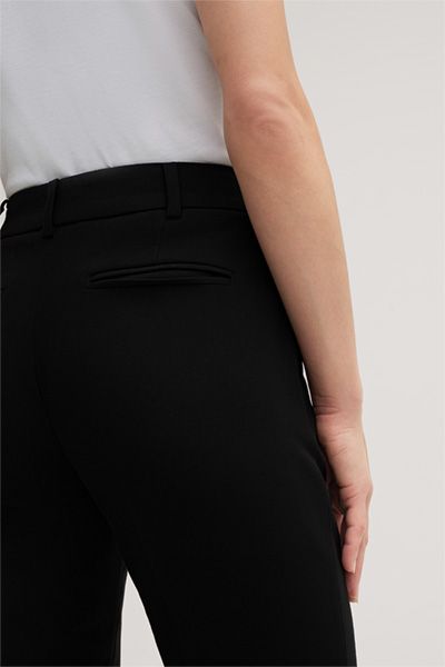Schmal geschnittene verkürzte Crêpe-Hose