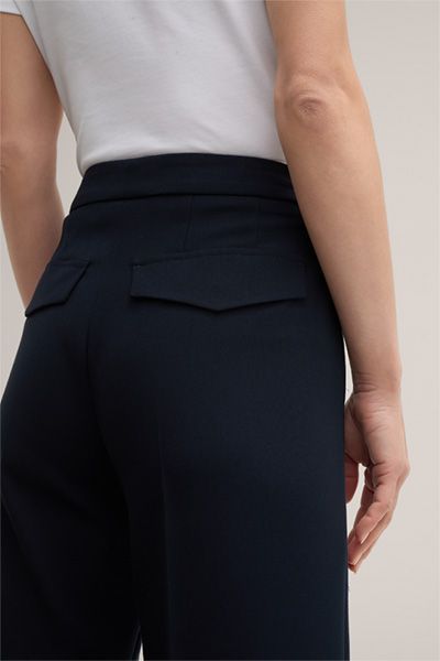 Weit geschnittene Marlenehose aus Crêpe