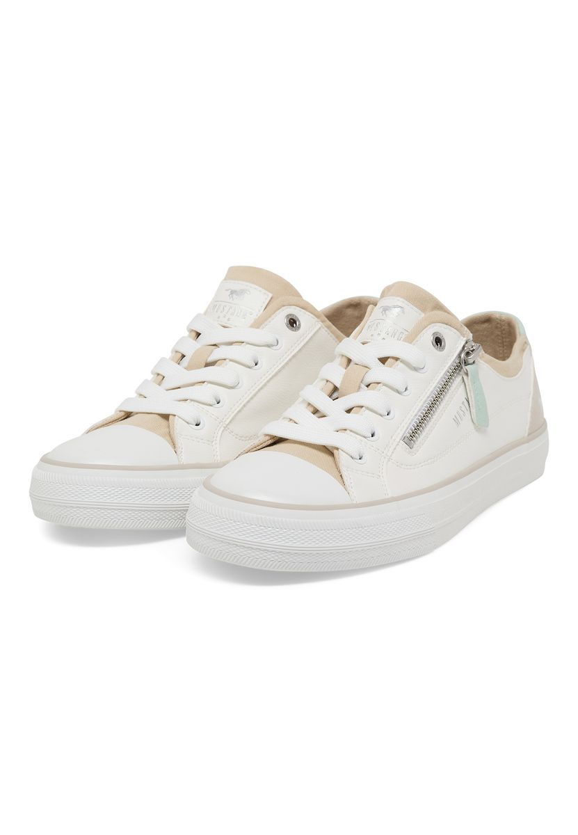 Romantische Low-Top Sneaker mit Spitze