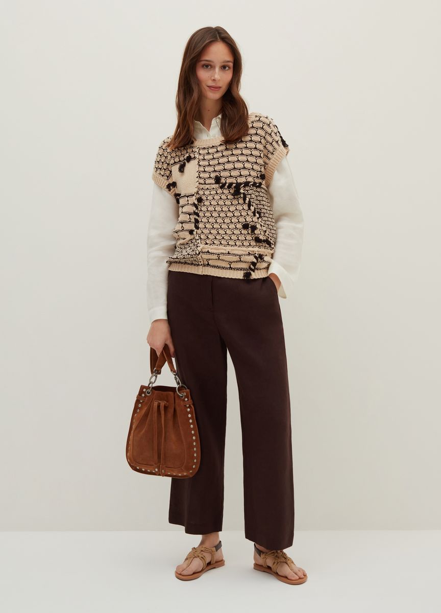 Minimalistischer Strickpullover mit V-Ausschnitt