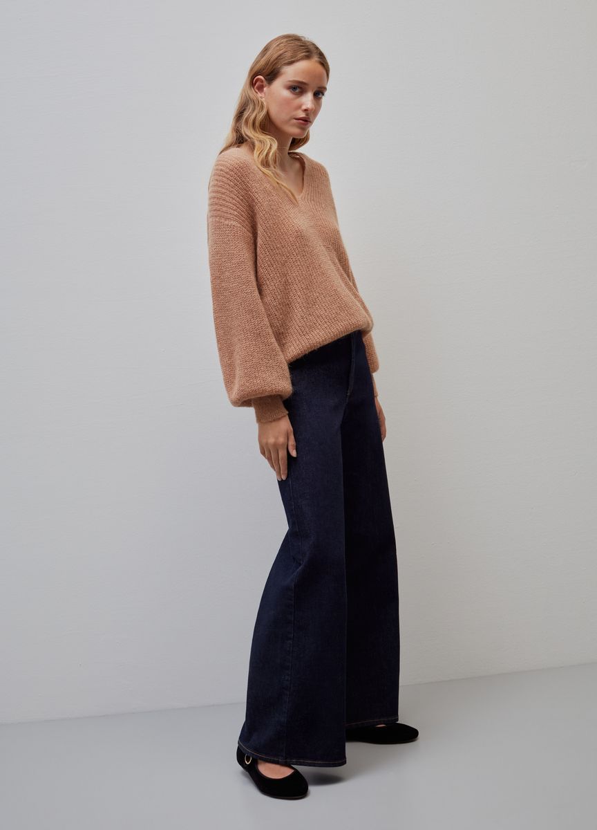 Strickhose mit weitem Bein und Nähten