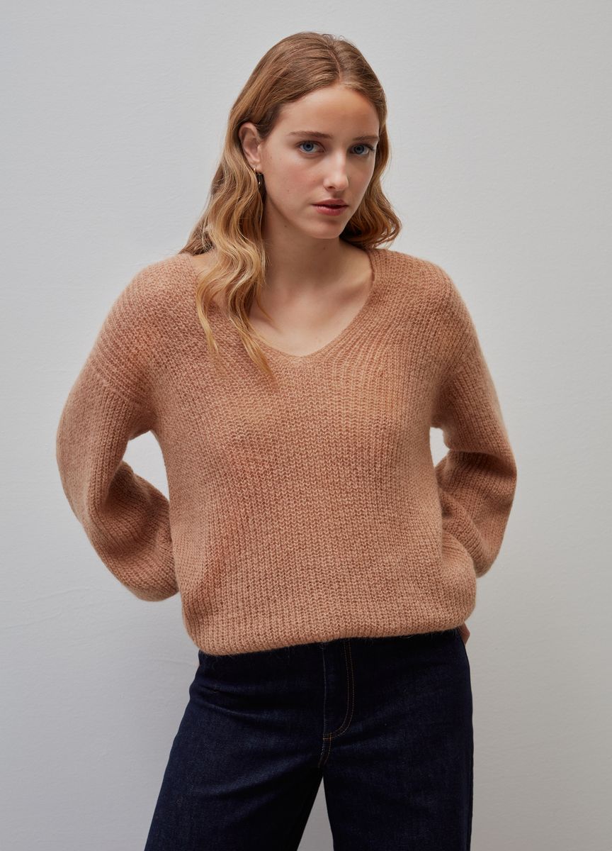 Strickhose mit weitem Bein und Nähten