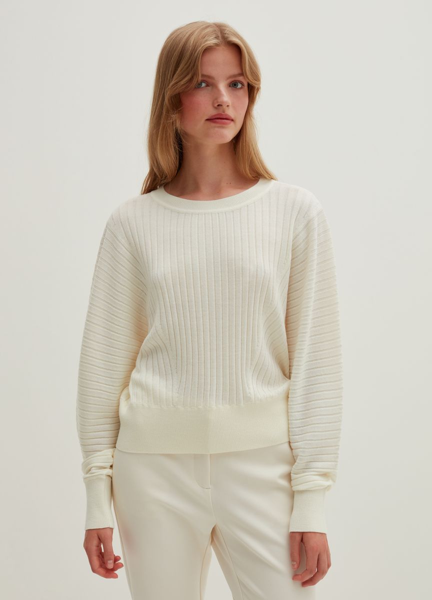 Strickhose mit weitem Bein und Nähten