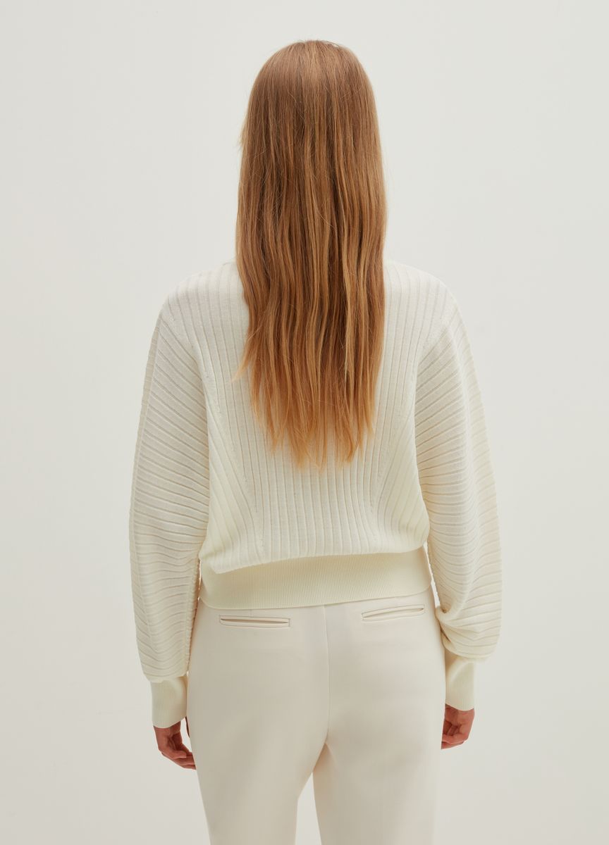 Strickhose mit weitem Bein und Nähten