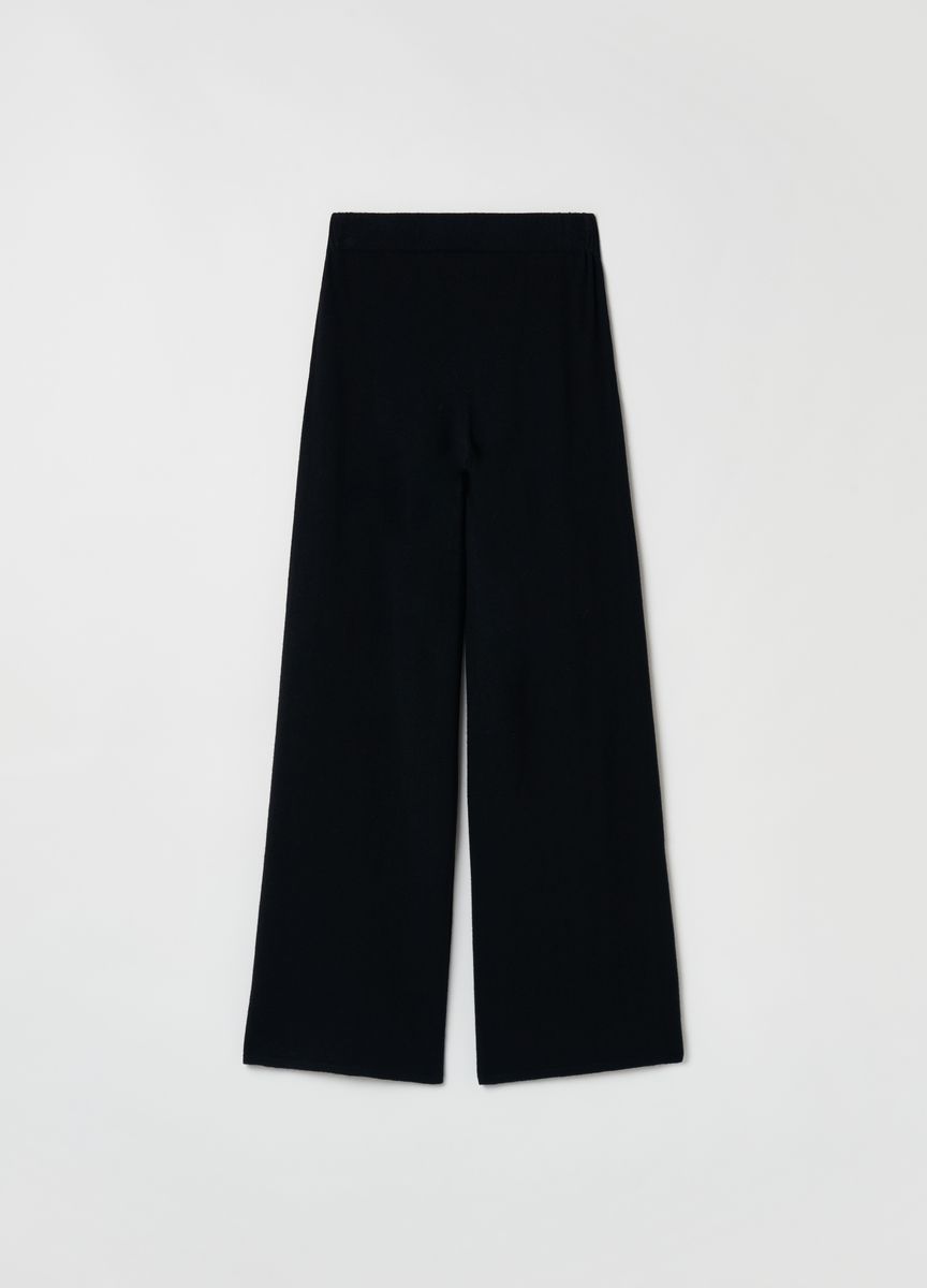 Strickhose mit weitem Bein und Nähten