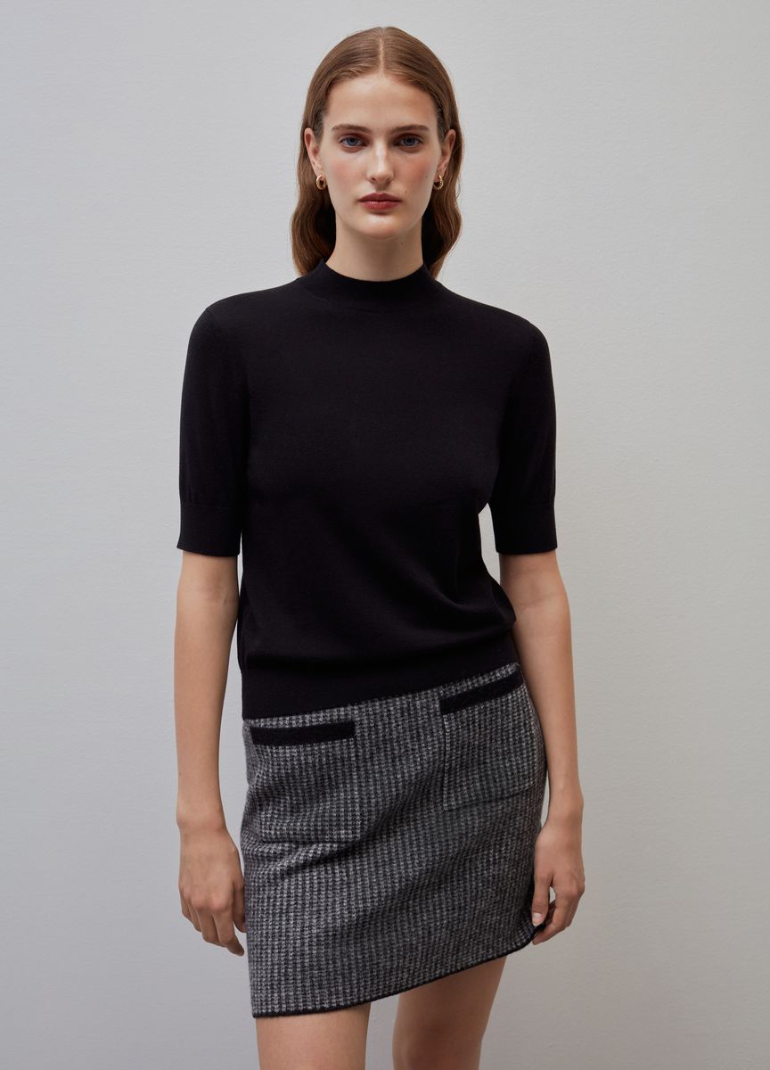 Kurzärmeliges Stricktop mit Stehkragen