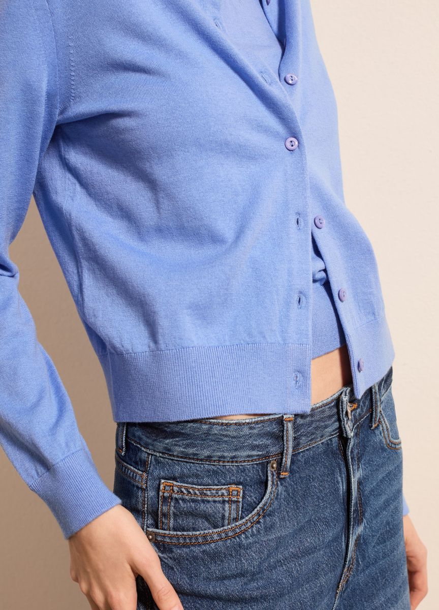 Kurzärmeliges Stricktop mit Stehkragen