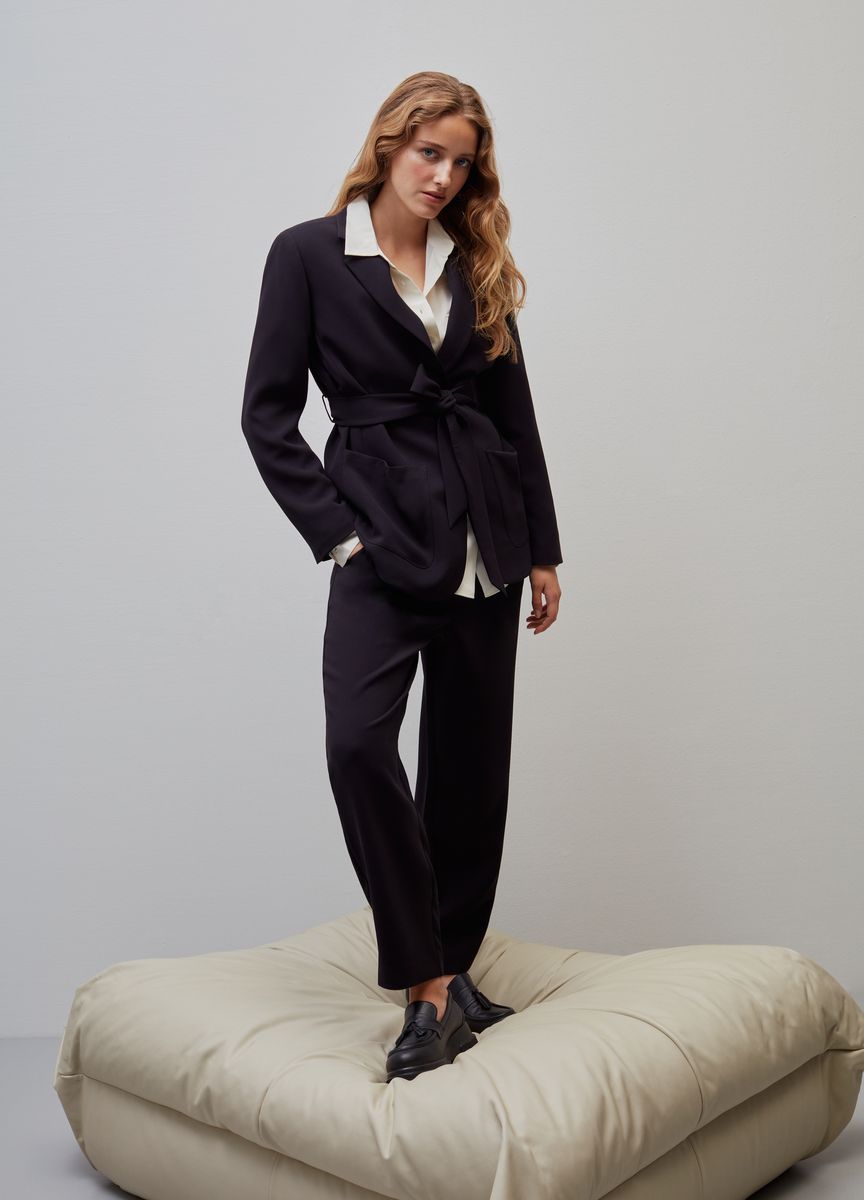 Eleganter taillierter Zweiteiler