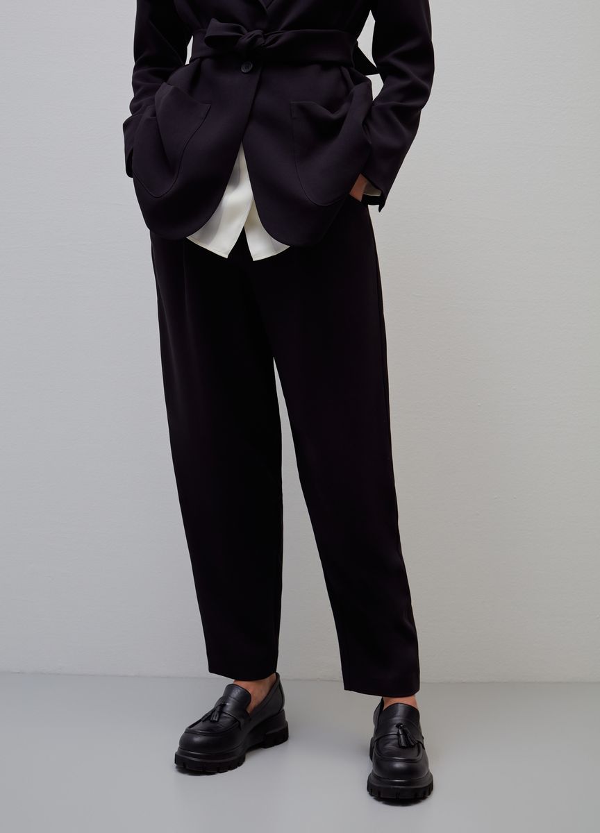 Eleganter taillierter Zweiteiler
