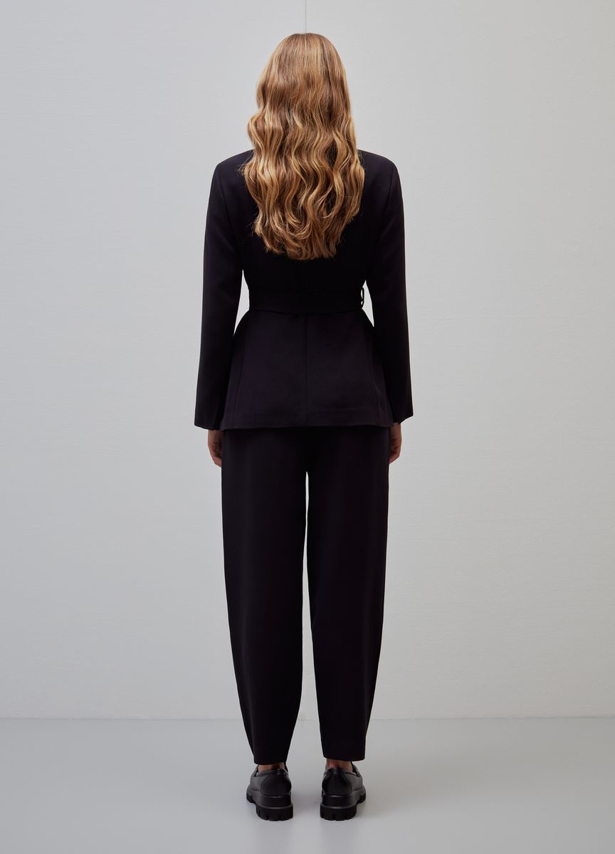 Eleganter taillierter Zweiteiler
