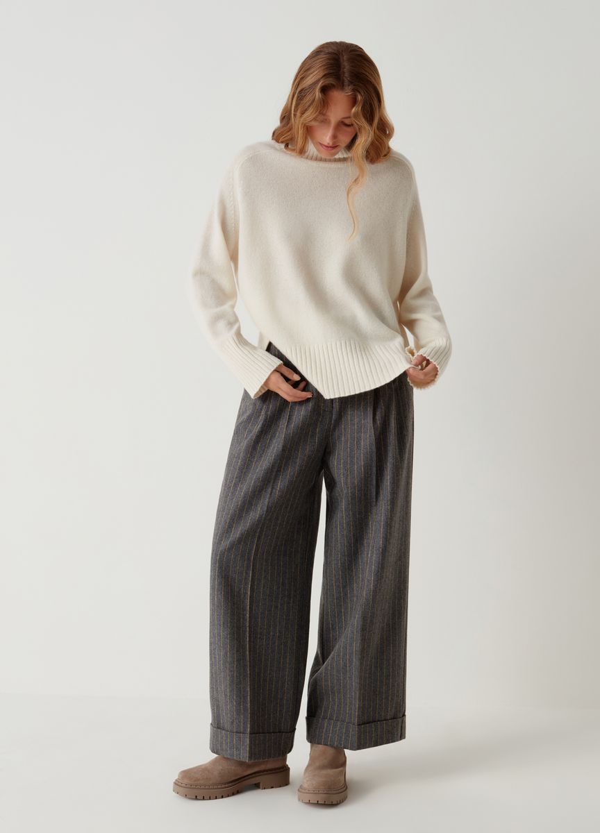 Kuscheliger Strickpullover mit Stehkragen