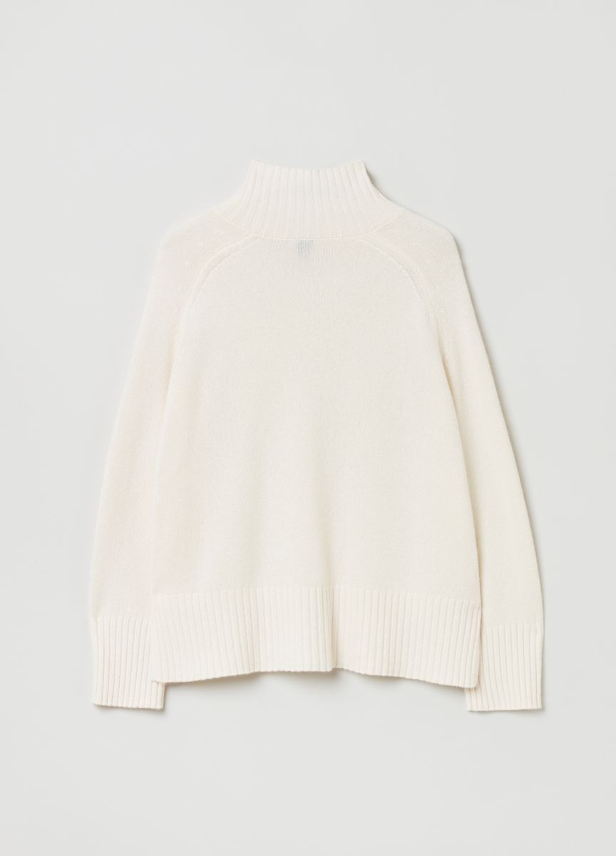 Kuscheliger Strickpullover mit Stehkragen
