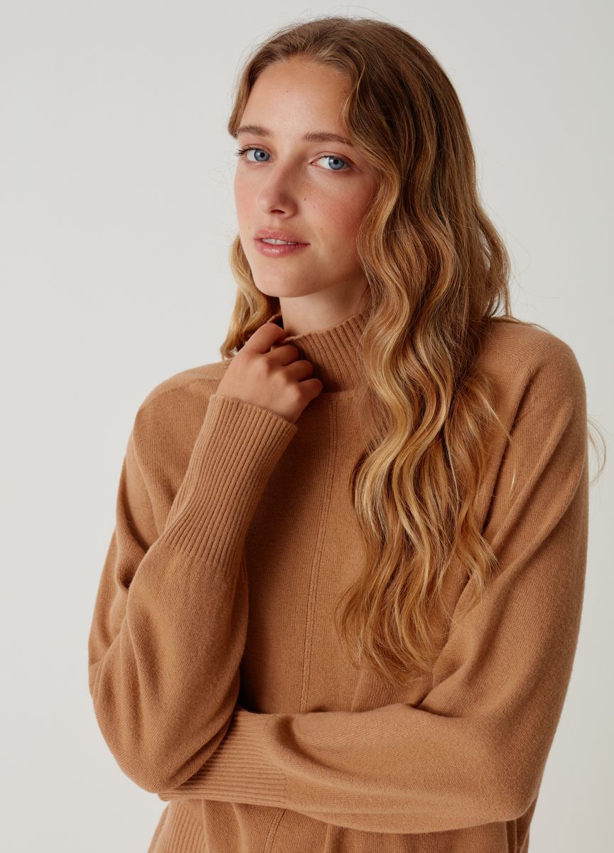 Klassischer Strick-Cardigan mit V-Ausschnitt