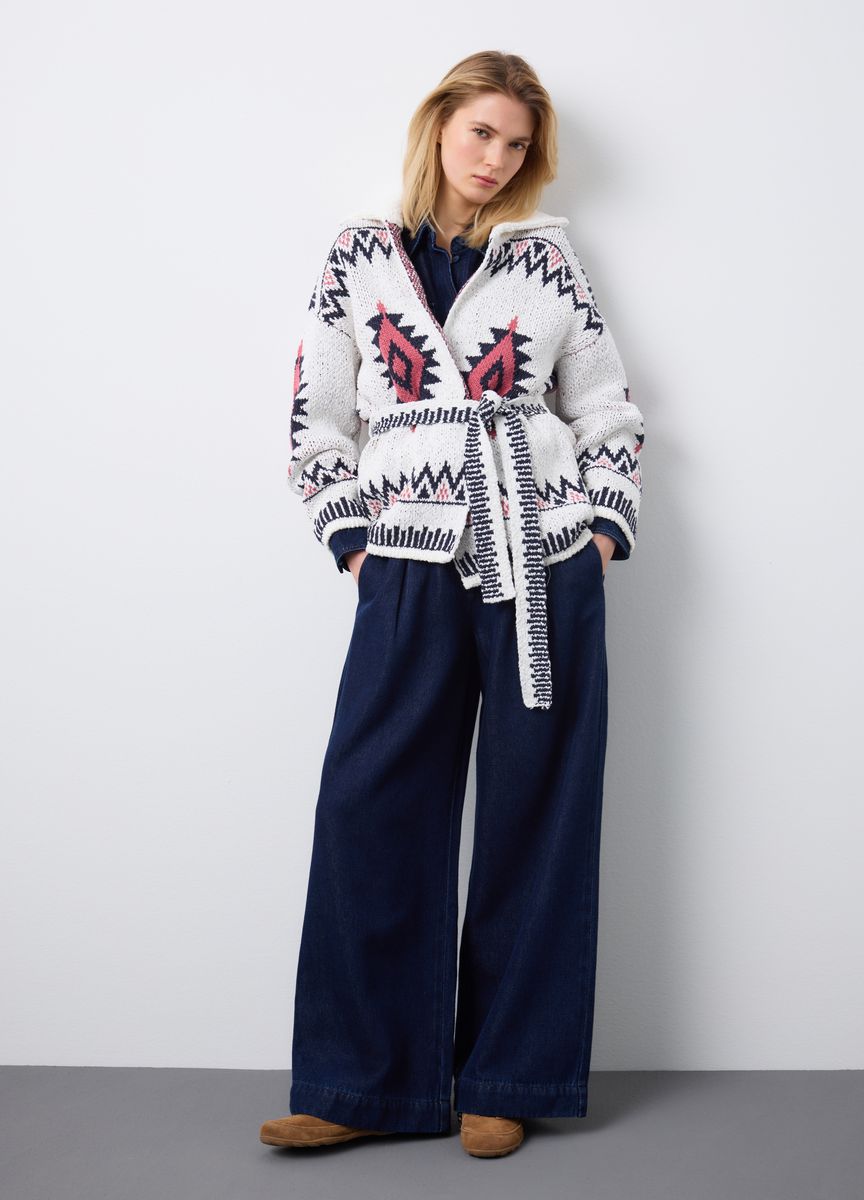 Klassischer Feinstrickpullover mit Rundhalsausschnitt