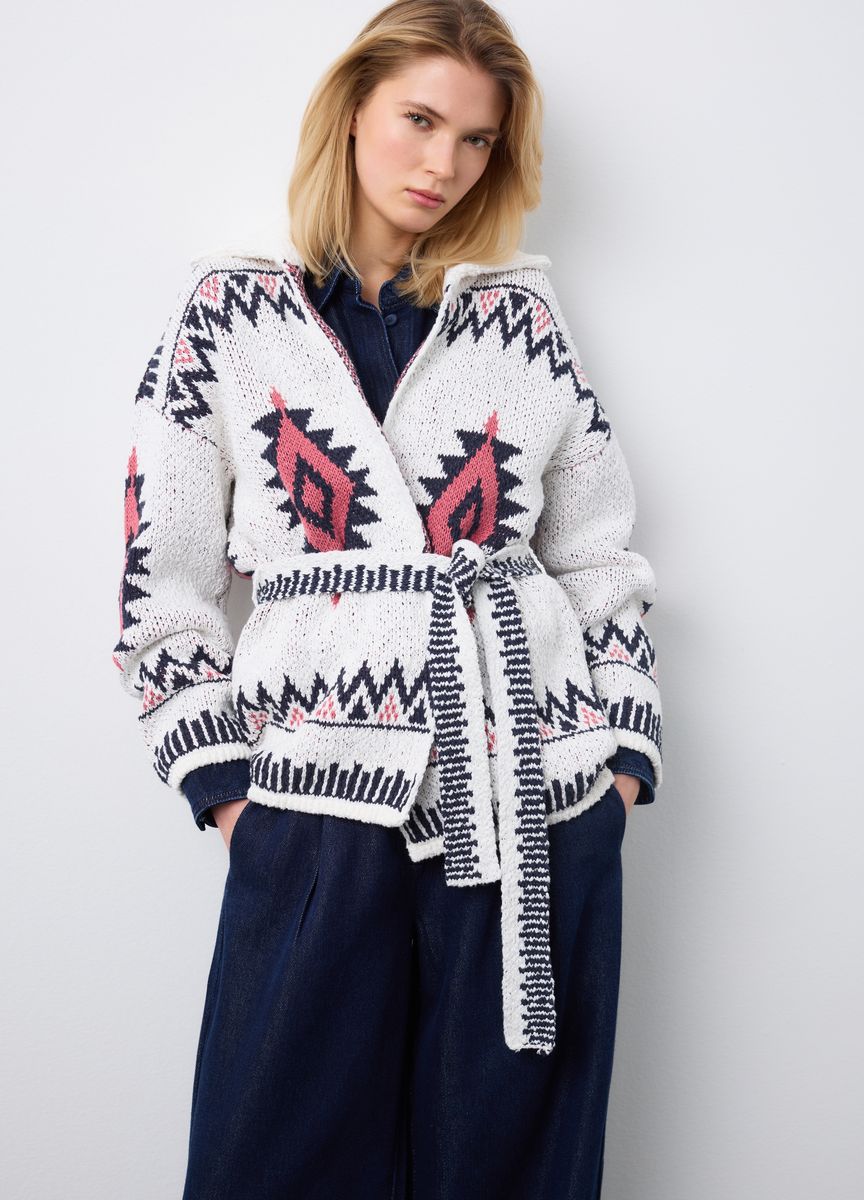 Klassischer Feinstrickpullover mit Rundhalsausschnitt