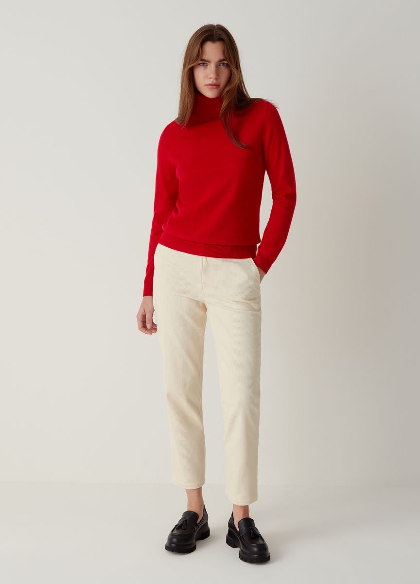 Schmalgerippte Cordhose mit Karottenschnitt