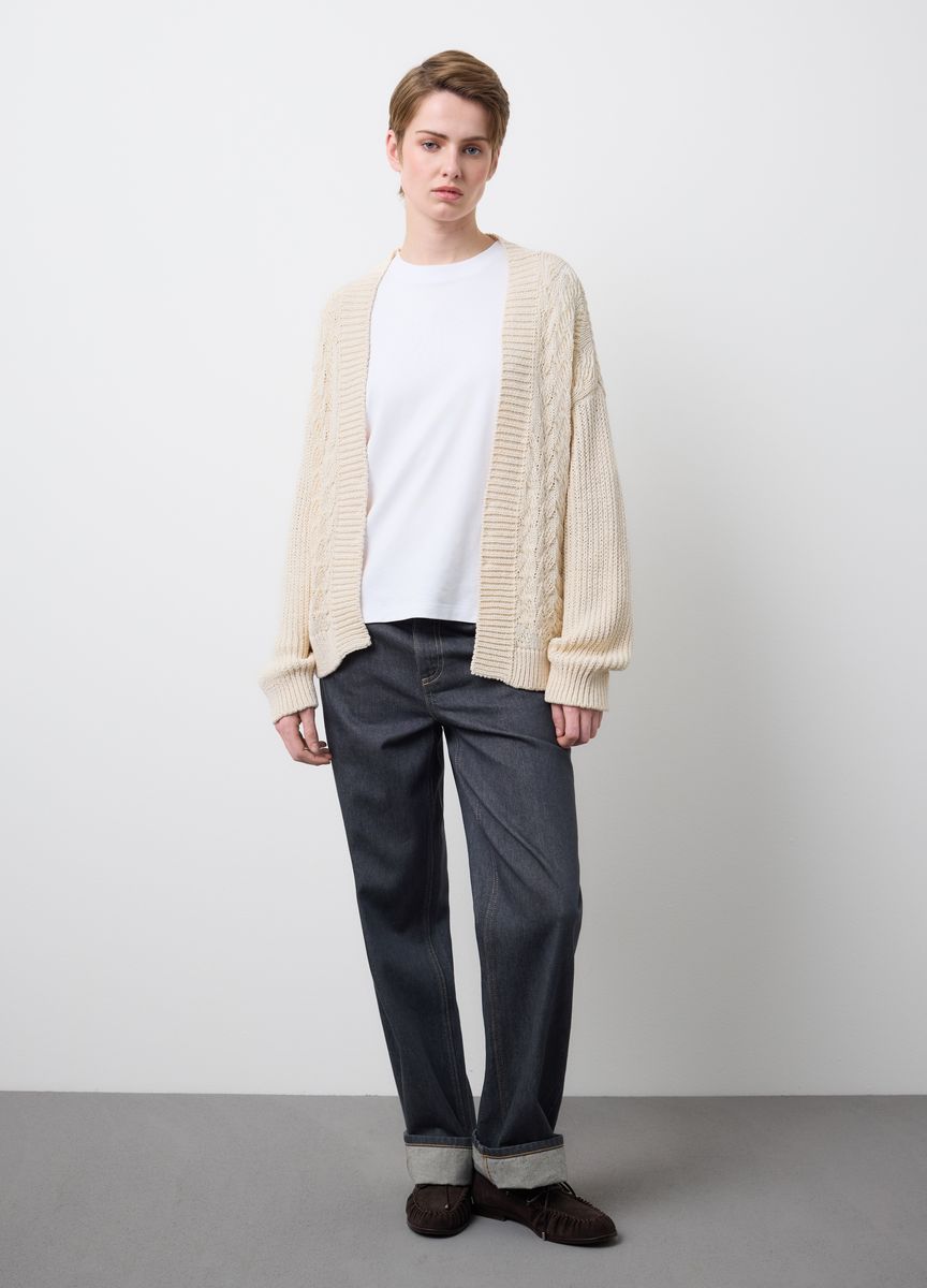 Minimalistischer langer Strickcardigan